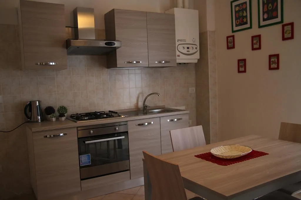 Apartament Aduepassidallafiera Bolonia